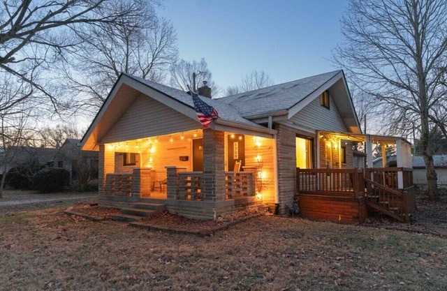 Large Lot SFR, close to IU, Downtown and Southport