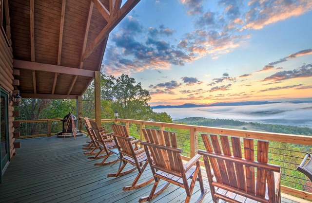 Large Luxe Cabin w/Hot Tub ~ 16 Mi to Blue Ridge