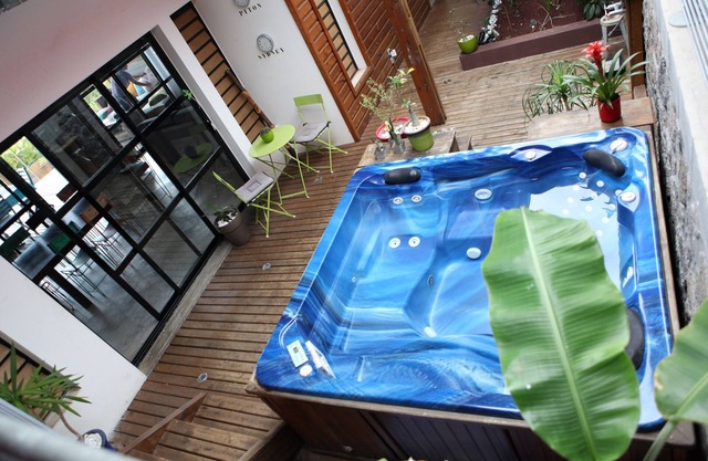 Large modern villa, heated pool, jacuzzi, ocean view