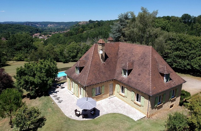 Large Périgourdine house with an exceptional panorama, for 12 people