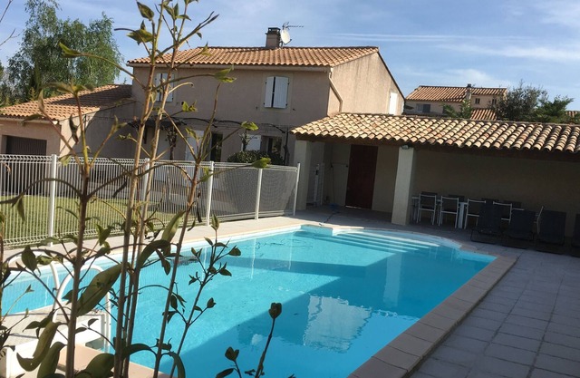 large private pool villa, Wifi, 5 bedrooms, 2 bathrooms, 10 people