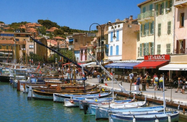 Large studio 2 steps from the port