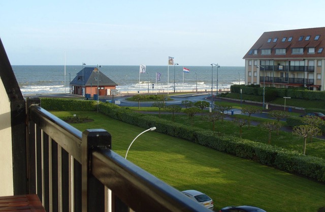 Large T2 with loggia sea view, 80 m from the supervised beach and the Paleoscope