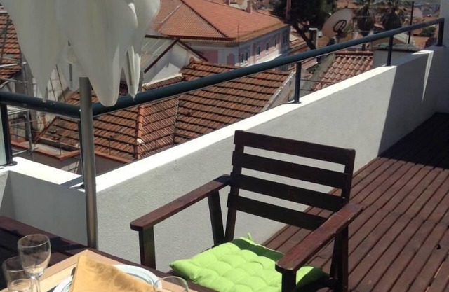 Large terrace, beautiful view in the heart of Lisboa