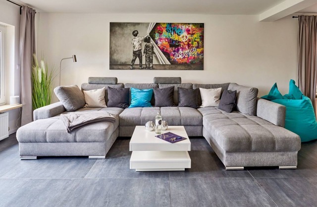 Large time-out apartment - modern, close to the beach and with a large garden terrace -