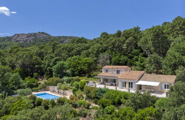 Large Villa. 25 mins inland from St Tropez. Magnificent views towards the sea.