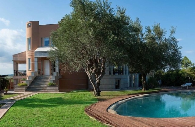 Large villa rental italy, sicily, in Noto near syracuse