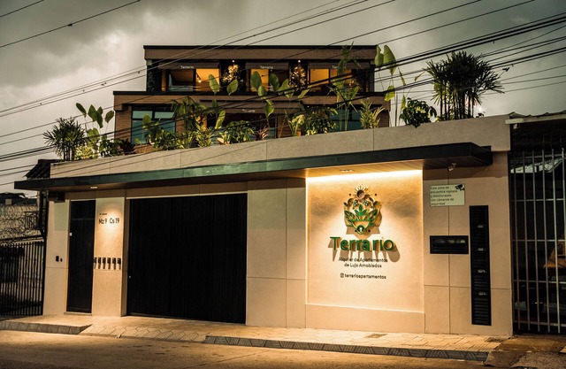 Las Acacias Terrarium