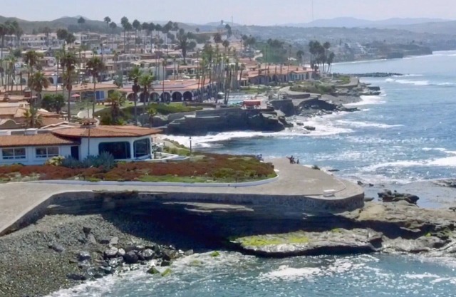 Las Gaviotas point 220* Views, beach front, 4br, Courtyard, private ht. tub pool