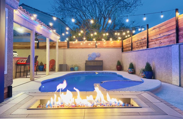 Las Vegas - Exec Home 3B+D Pool, Spa, Games & EV+