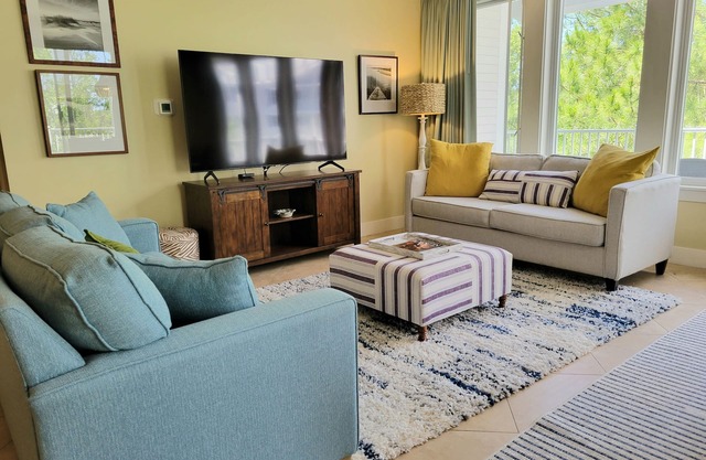 Lasata 3401-3403 ~ "Suite Sunshine" is your next favorite place to stay!