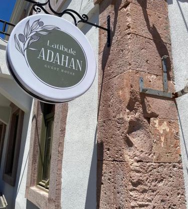 Latibule Adahan Guest House