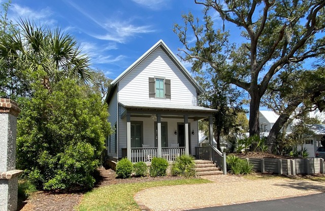 LATITUDE ADJUSTMENT @ OCEAN OAKS 3 bedrooms, 2.5 bathrooms