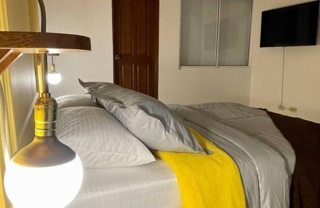 Laureles Casa 2jacuzzi,estadio,medellin,la 70 a una Cuadra de Todo