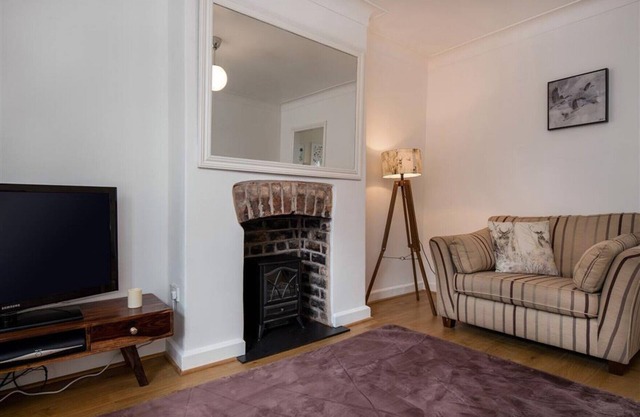 Lavender Terrace - Two Bedroom Cottage, Sleeps 4