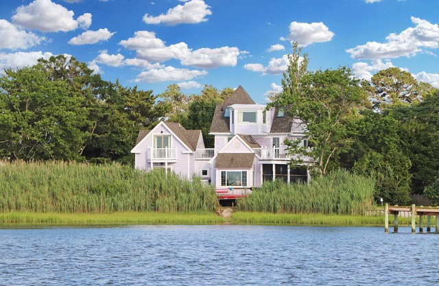 Lavinder House - Waterfront; North Main!