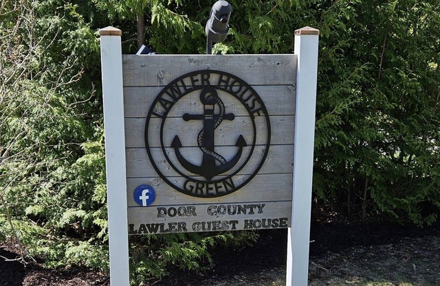 Lawler Guest House - Green - within walking distance of everything in Fish Creek