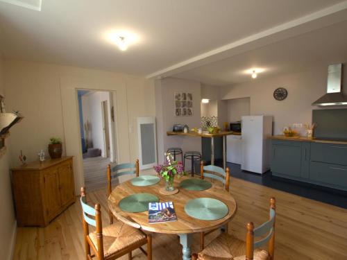 Le 54 - FR-1-496-298