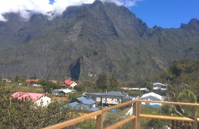 LE BAS DE CILAOS STUDIO 3- WITH MOUNTAIN VIEW!