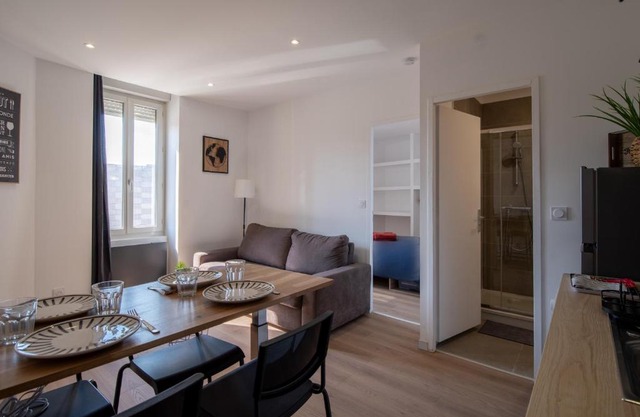 LE BISTROT 203 - Tout équipé - WIFI & TV