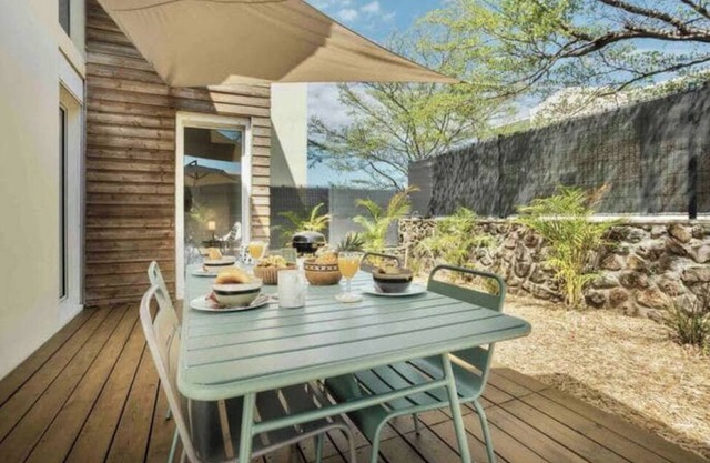 Le Céladon- 1 bedroom apartment Saint Gilles les Bains/private garden + barbecue