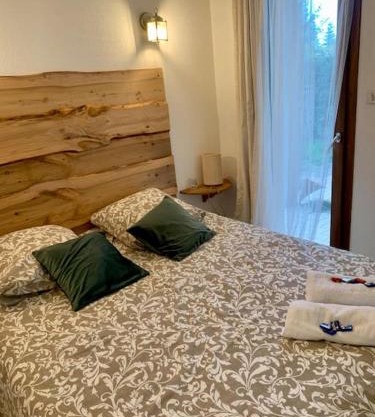 Le Café Crème jardin parking