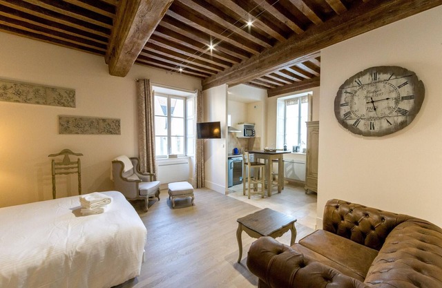 Le Cara Omael Beaune Center