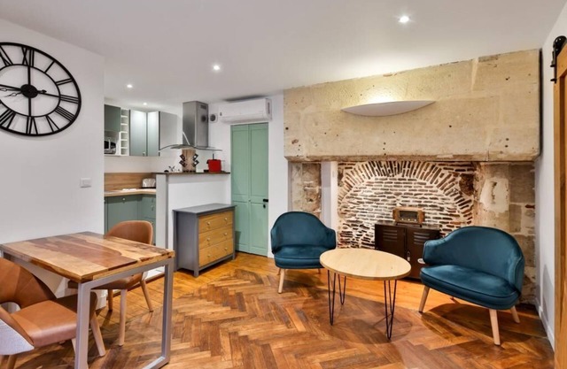 Le Charmant: Elegance and History at the foot of the Cathedral