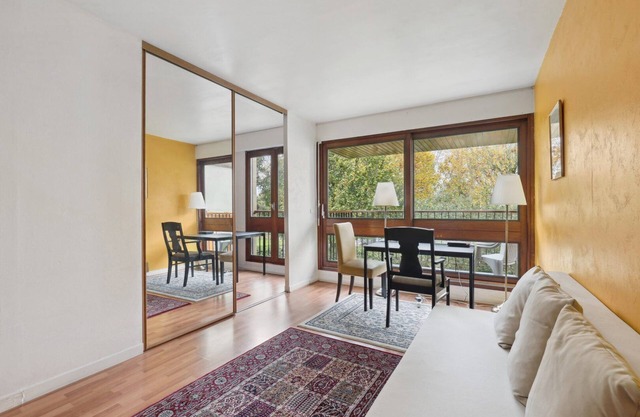 Le Chesnay: Greenery and calm