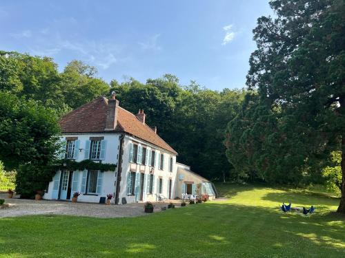 Le Chesnoy 20 pers piscine tennis