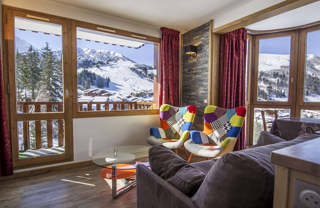 Le Cheval Blanc C3 - Exceptionnal apartment with a bow window overlooking the mountain and the.