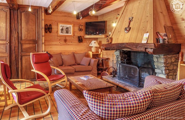 LE CHEVAL NOIR - DOUCY LA LECHERE