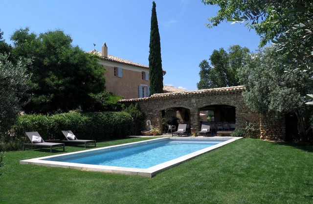 Le Clos de la Tuilerie, country house in Valensole en Provence, private swimming pool