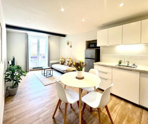 Le Cosy Bruey - Appartement Confort au Cœur du Centre Historique - Balcon & Patio
