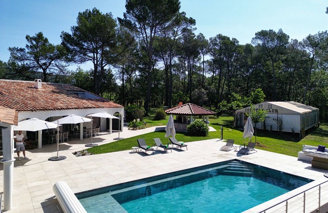 Le Domaine de l'Olivier, 20p, swimming pool, sauna