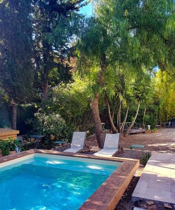Le Goëland, chambre d'hôte avec coin cuisine SDB privée,20m2, jardin et piscine, proche mer