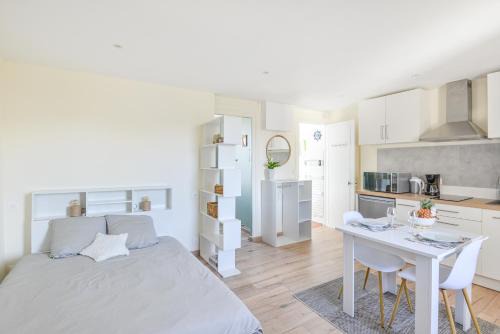 Le Haut de la Roseraie - Studio avec vue mer