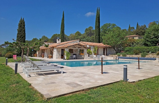 Le Jardin des Enfants, air-conditioned, perfect for kids and pets, Lorgues