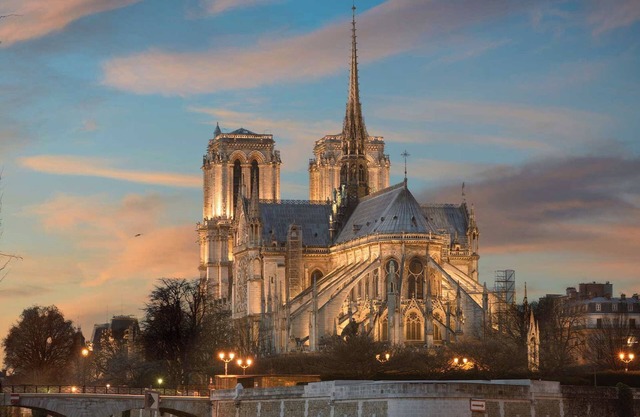 LE MARAIS NOTRE DAME - Beautiful Two Bedrooms