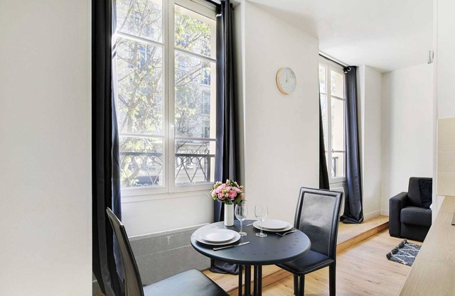 Le Marais - Rue de Bretagne