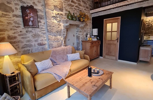 LE MAS DE LA Dame Jeanne-gîte LA Verriere-location DE Vacances-provence-2 Pers