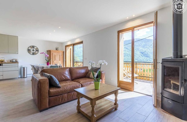 LE MOULIN - PUSSY LA LECHERE