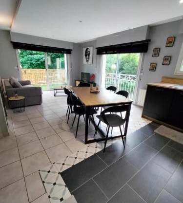 Le nid montois - centre - parking - balcon - wifi - lave linge et vaisselle