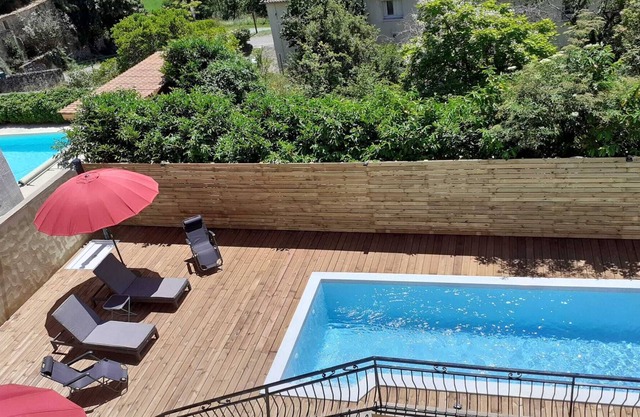 Le Petit Figuier - newly refurbished village gite with pool