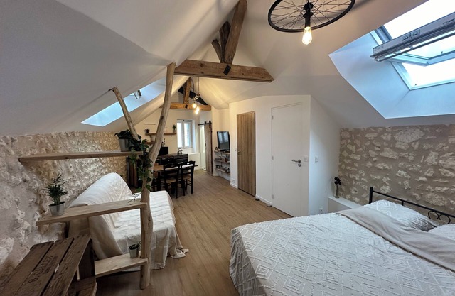 Le Perchoir, au Cœur dun Charmant Village Proche Damboise