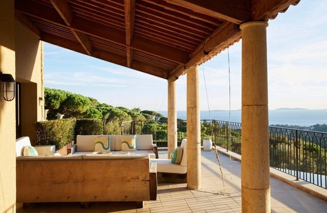 Le Petit Paradis Luxurious Seclusion with Infinity Pool in the Heart of Provence