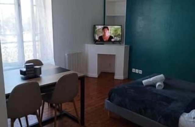 Le pti Oyon: T1, Near train station, Secure,