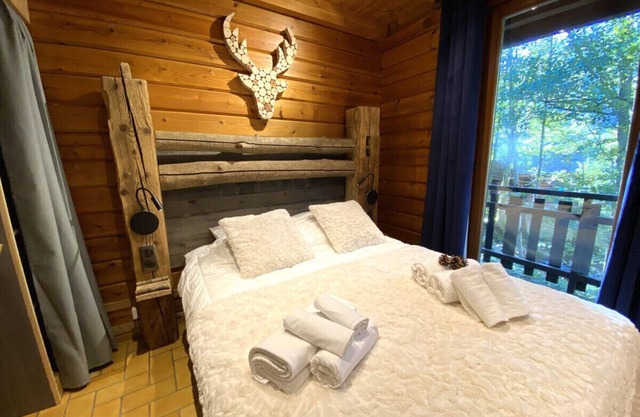 LE RENNE Chalet en bois au calme avec SPA Jacuzzi