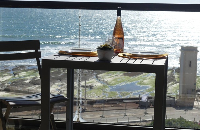 LE RIVAGE 3* idéal for 2 people. facing the sea Bay of Les Sables d'Olonne.