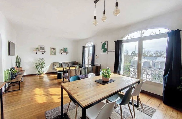 Le Rodet - Proche RER E, 20 min de Paris